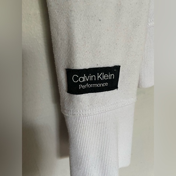 Calvin Klein - Picture 4 of 5